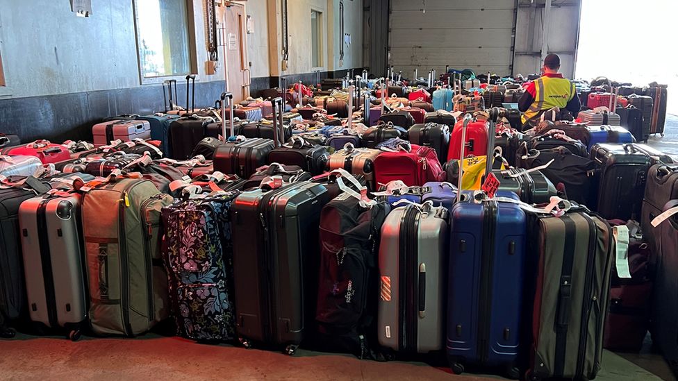 edinburgh airport baggage