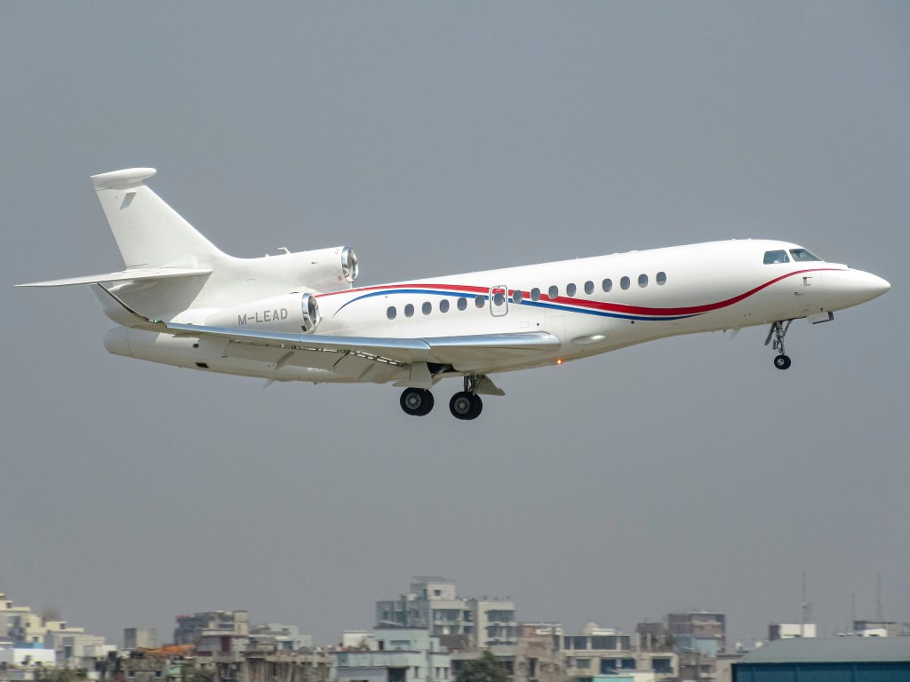  Dassault Falcon 8X