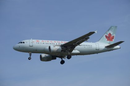 A319 Air Canada aircraft landing