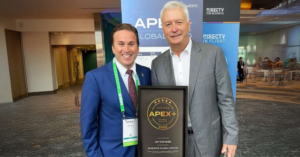 Air Canada President and CEO, Michael Rousseau, accepts the APEX Five Star Global Airline Award. © CNW Group/Air Canada