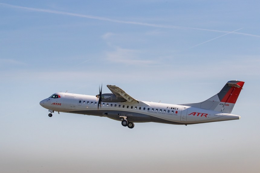 The ATR 72-600 in mid air