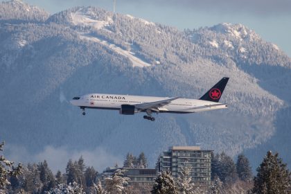 Boeing 777-200LR © Air Canada