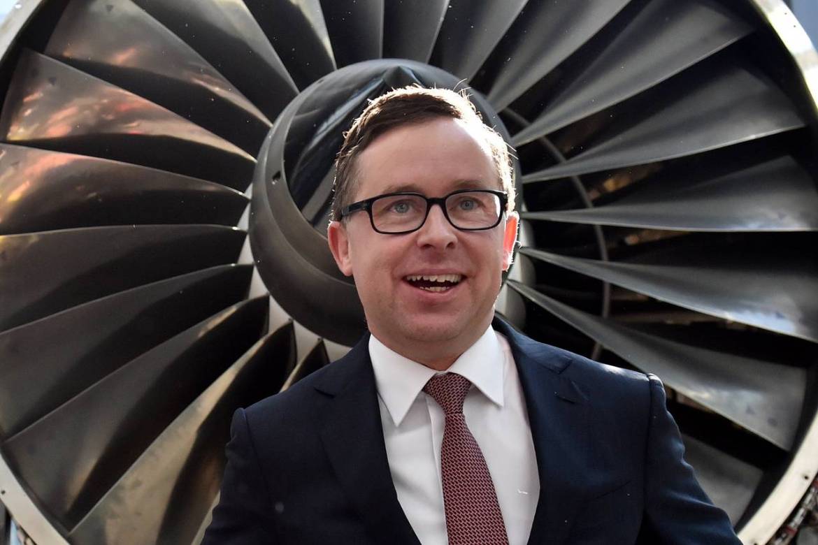 Qantas CEO Alan Joyce takes home close to $2 million in 2020/21