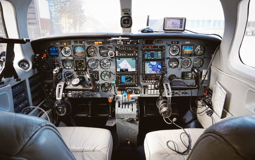 The image of a plane cockpit.