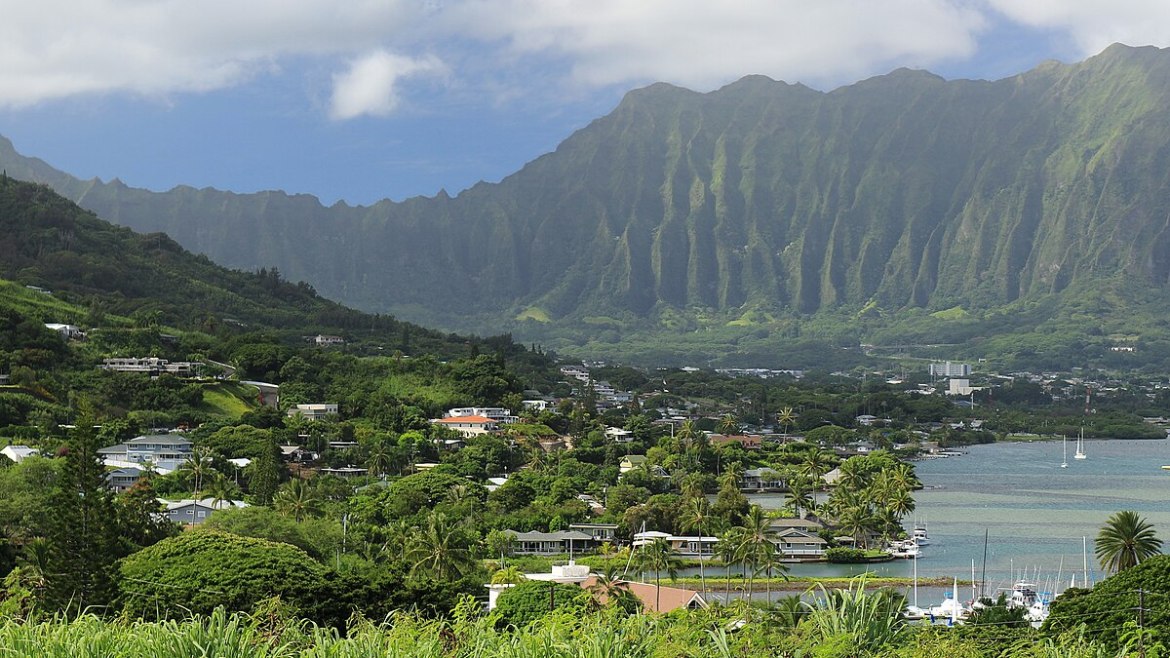 Ko'olau Mountain Range from Oahu, Hawaii. 