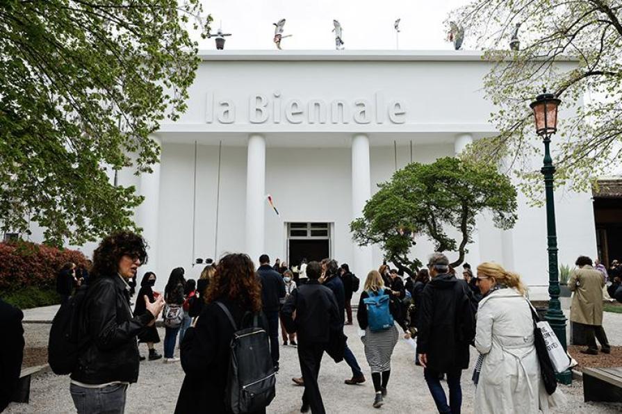 Vienna and Venice airport, The Biennale, SAF, art exhibition 