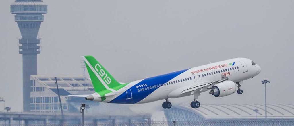 COMAC C919 test flight take off